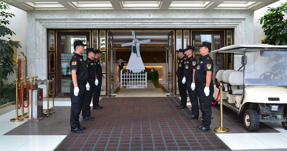 定制保安服務(wù)：根據(jù)特定客戶(hù)的安全需求，量身定制保安服務(wù)。